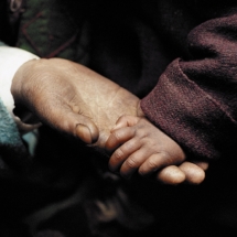 Sonan Lhamo, premier enfant d'une famille paysanne de la haute vallee du Zanskar (Himalaya indien) / A mother and her child, Zanskar, India